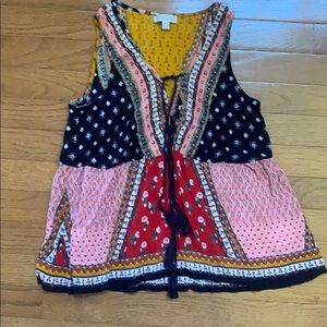 Sleeveless shirt
